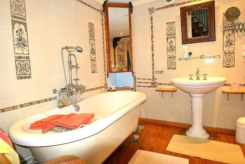 كان Levon Accommodation فندق